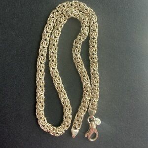 Elegant sterling silver necklace